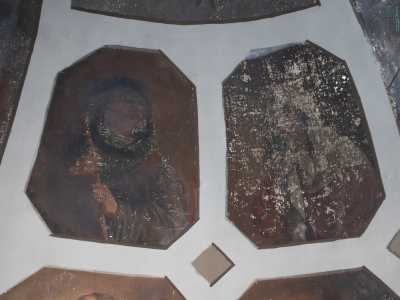 Purtroppo il tempo, le infiltrazioni d�acqua, oltre a restauri mal eseguiti in passato...